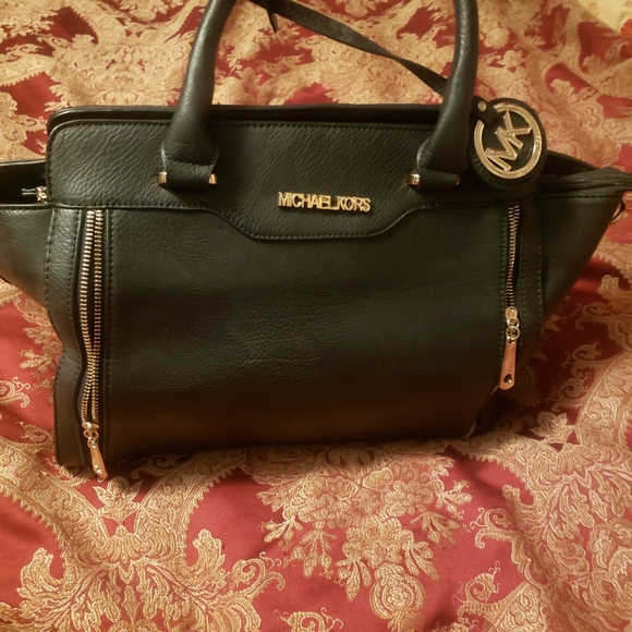 Designer Purses - Picture 10 of 16